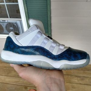 Jordan 11 low 'snakeskin'